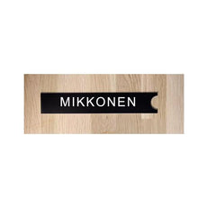 POSTILAATIKKOKILPI - STALA PL3/PL4 laatikon nimi-osa 193 x 35mm, musta, valkoisella kaiverruksella. KEHYKSEEN.